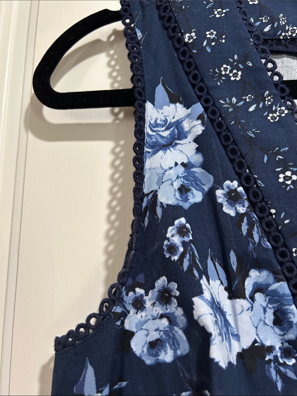 kate spade Navy Blue Floral Sleeveless V-Neck Dress - Picture 4 of 9